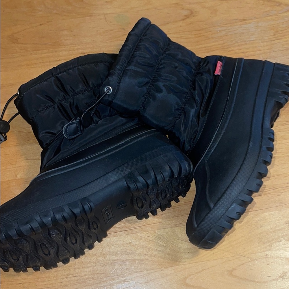 Black Winter Boots - image 5